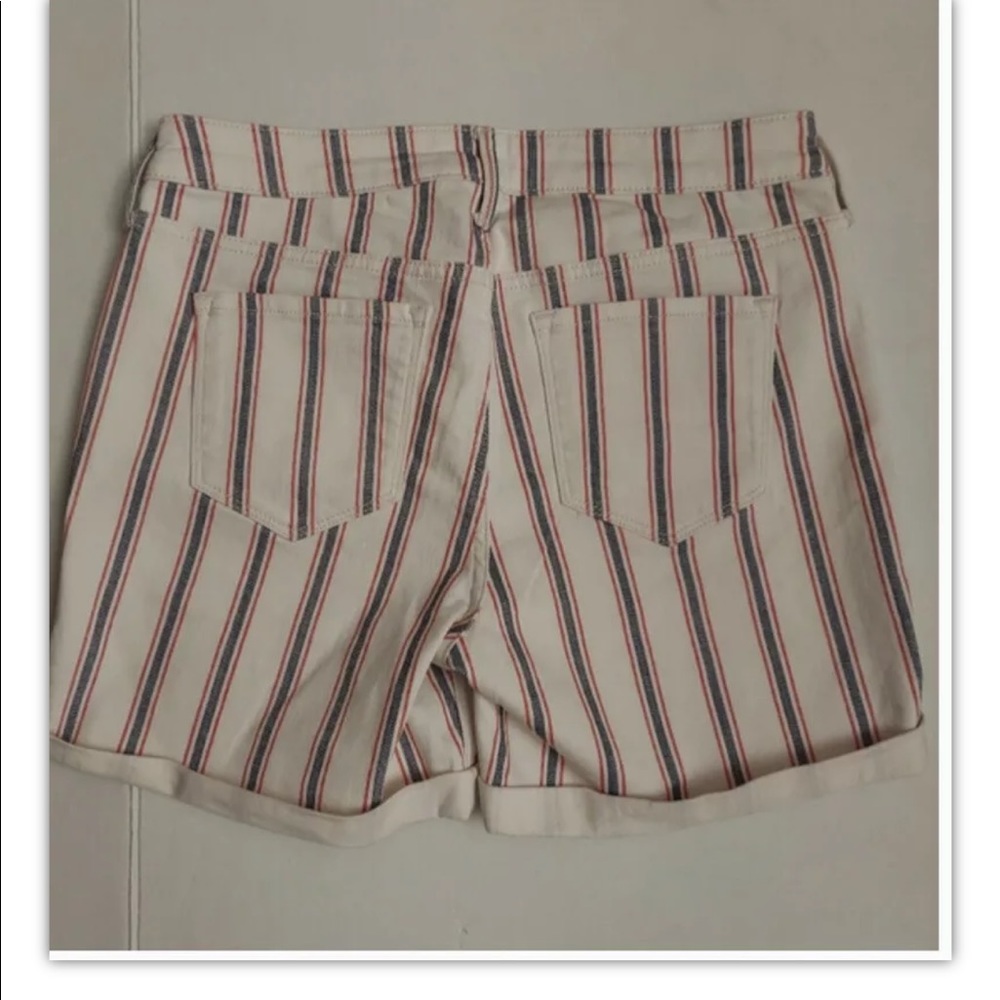 BNWT Old Navy Button Fly Stripe Jean Shorts 12 - Picture 4 of 6